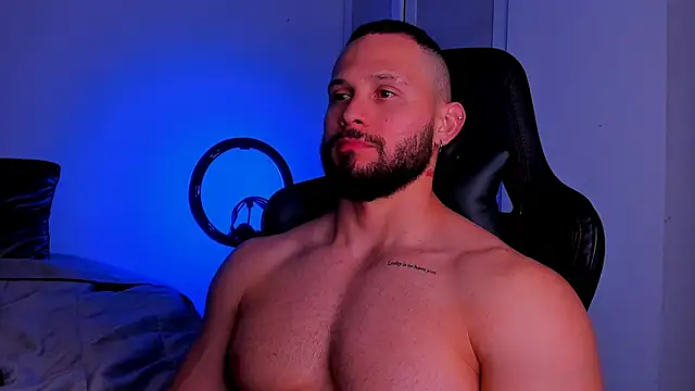 Snapshot of andrewcorey1 chatting on 10/29/25, 11:17 andrewcorey1 online show from 10/29/25, 11:17