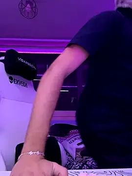 Snapshot of Bugranizz chatting on 10/16/25, 03:57 Bugranizz online show from 10/16/25, 03:57