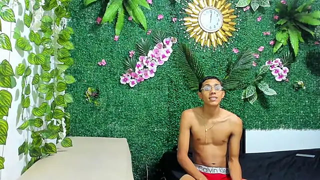 MielAndLeo online show from 09/19/25, 05:20