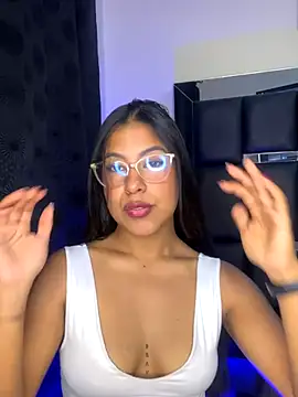 Kendra C online show from 10/19/25, 10:32