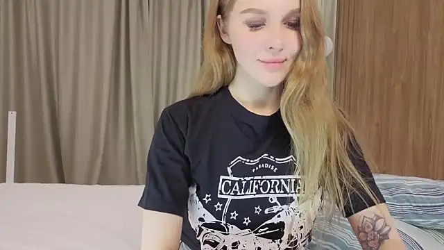 Snapshot of Brigitte_Bardot chatting on 10/30/25, 05:31 Brigitte Bardot online show from 10/30/25, 05:31