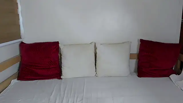 Snapshot of IslandBeauty chatting on 09/27/25, 01:32 IslandBeauty online show from 09/27/25, 01:32