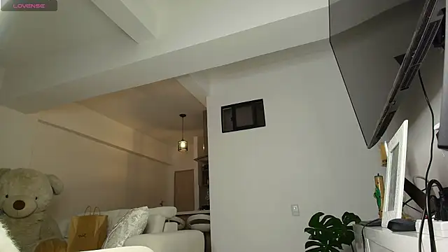 brunothompson3 online show from 11/16/25, 12:38