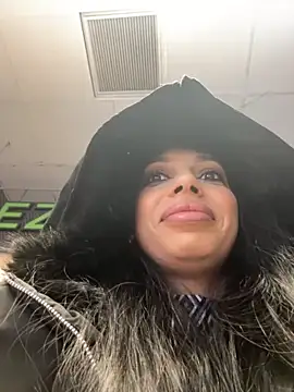 Bella Vixen  online show from 11/06/25, 08:10