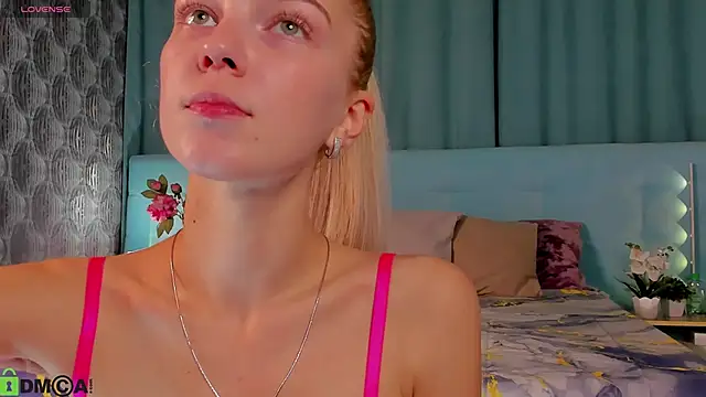 Aurora Bennet online show from 09/10/25, 12:43