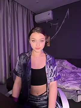 Snapshot of VelvetRush_ chatting on 10/30/25, 04:30 VelvetRush  online show from 10/30/25, 04:30