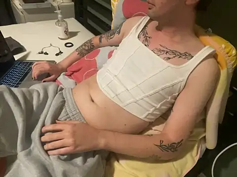 Snapshot of NoaTender chatting on 09/22/25, 06:21 NoaTender online show from 09/22/25, 06:21