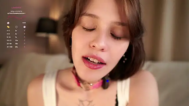 Snapshot of LurleneRamo chatting on 10/17/25, 01:09 LurleneRamo online show from 10/17/25, 01:09