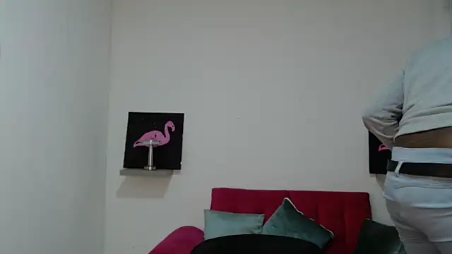 Snapshot of milykabombastik chatting on 10/02/25, 12:34 milykabombastik online show from 10/02/25, 12:34