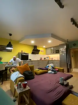 Snapshot of smint06 chatting on 10/11/25, 01:31 smint06 online show from 10/11/25, 01:31