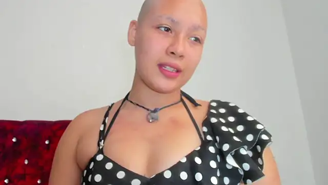 Snapshot of Cherry_vald chatting on 10/18/25, 12:50 Cherry vald online show from 10/18/25, 12:50