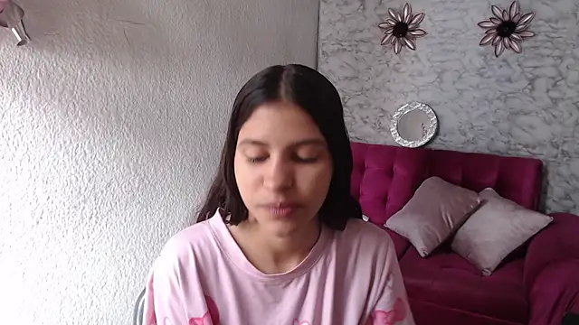 Snapshot of Evagirl69 chatting on 06/04/26, 12:22 Evagirl69 online show from 06/04/26, 12:22