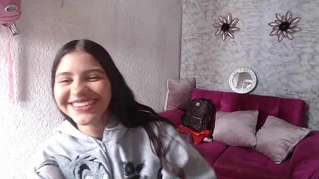 Snapshot of Evagirl69 chatting on 06/08/26, 01:33 Evagirl69 online show from 06/08/26, 01:33
