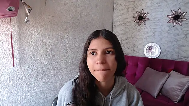 Snapshot of Evagirl69 chatting on 06/12/26, 12:26 Evagirl69 online show from 06/12/26, 12:26