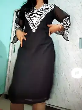 Nisha cam12 online show from 10/02/25, 07:54