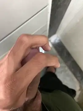 Snapshot of RahulisHorny_007 chatting on 10/16/25, 11:33 RahulisHorny 007 online show from 10/16/25, 11:33