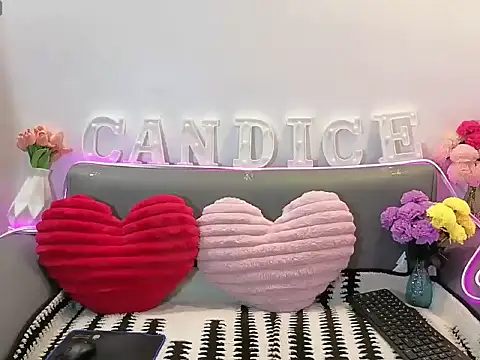 Snapshot of candiceempire chatting on 05/14/26, 02:18 candiceempire online show from 05/14/26, 02:18