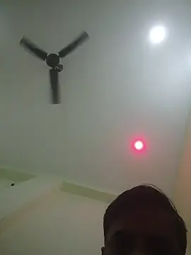 vardh033 online show from 10/18/25, 06:41