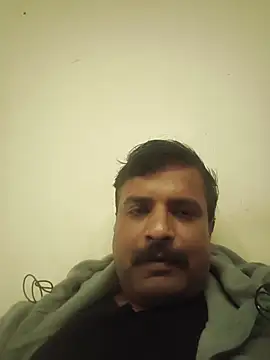 vardh033 online show from 10/29/25, 02:41