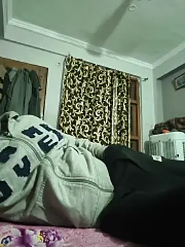 vardh033 online show from 02/17/26, 02:08