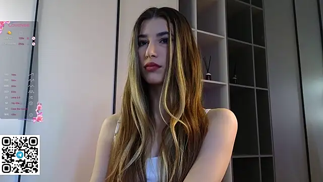 Quinavelle online show from 10/12/25, 07:18