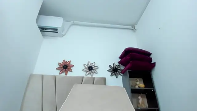 Adrianasex 69x online show from 10/28/25, 05:04