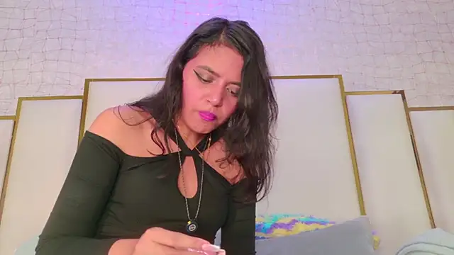 Snapshot of thalia888_ chatting on 06/14/26, 07:05 thalia888 online show from 06/14/26, 07:05