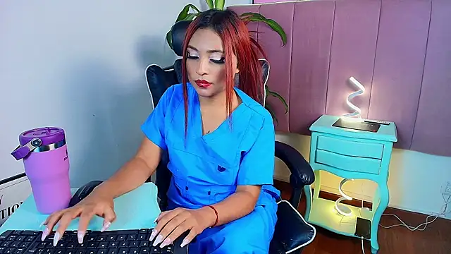 Naiaa Cruz online show from 02/28/26, 07:48