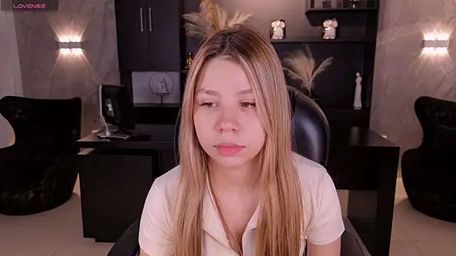 TiffannySins online show from 07/11/26, 05:59