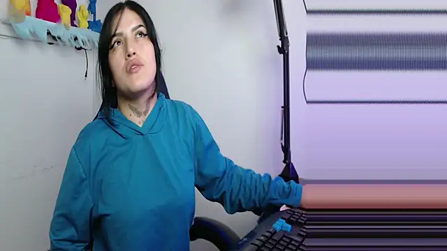 sari belle online show from 10/08/25, 10:13