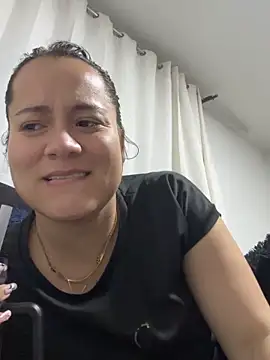 Snapshot of Leonis_0 chatting on 10/16/25, 03:29 Leonis 0 online show from 10/16/25, 03:29