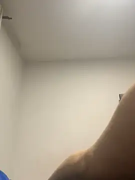 Snapshot of Leonis_0 chatting on 10/17/25, 02:15 Leonis 0 online show from 10/17/25, 02:15