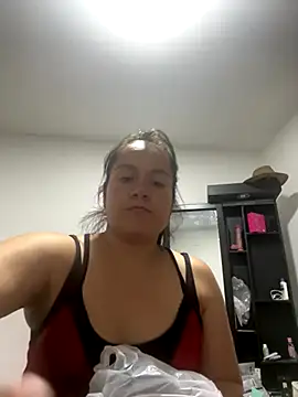 Snapshot of Leonis_0 chatting on 10/21/25, 02:23 Leonis 0 online show from 10/21/25, 02:23