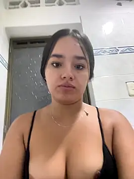 Luciaparker03 online show from 11/22/25, 03:55