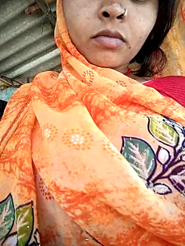 Snapshot of Monika_thakurr chatting on 05/08/26, 05:35 Monika thakurr online show from 05/08/26, 05:35