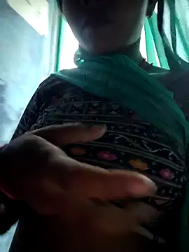 Snapshot of Monika_thakurr chatting on 06/19/26, 12:53 Monika thakurr online show from 06/19/26, 12:53