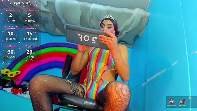 Snapshot of Natasha_clifford chatting on 11/18/25, 07:18 Natasha clifford online show from 11/18/25, 07:18