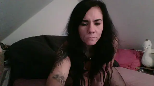 Blackariel online show from 10/24/25, 03:19