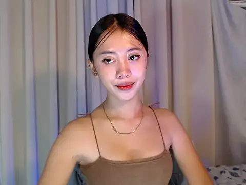 lovely kiannaHugecock online show from 09/15/25, 05:51