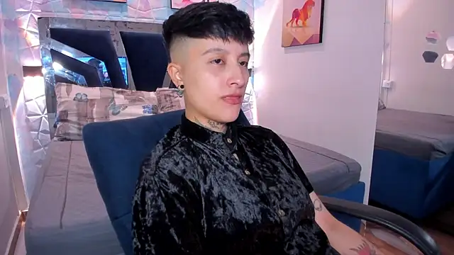 Snapshot of abby_thommson1 chatting on 09/18/25, 02:02 abby thommson1 online show from 09/18/25, 02:02