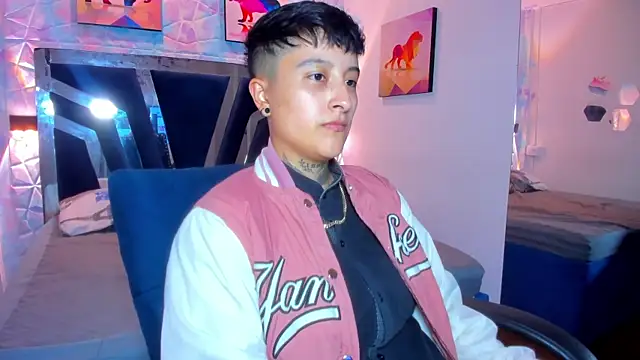 Snapshot of abby_thommson1 chatting on 10/10/25, 04:11 abby thommson1 online show from 10/10/25, 04:11