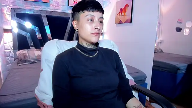 Snapshot of abby_thommson1 chatting on 10/17/25, 04:04 abby thommson1 online show from 10/17/25, 04:04