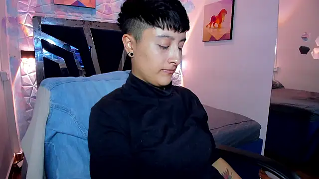 Snapshot of abby_thommson1 chatting on 10/21/25, 04:02 abby thommson1 online show from 10/21/25, 04:02