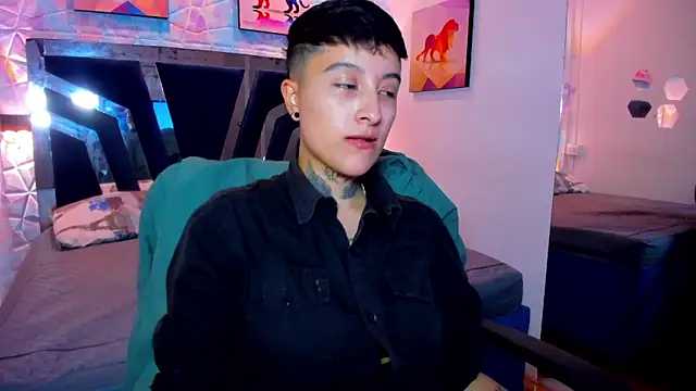 Snapshot of abby_thommson1 chatting on 10/29/25, 04:15 abby thommson1 online show from 10/29/25, 04:15