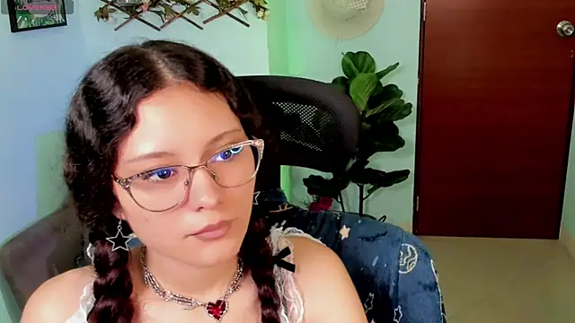 Krysten Riter online show from 11/26/25, 02:40