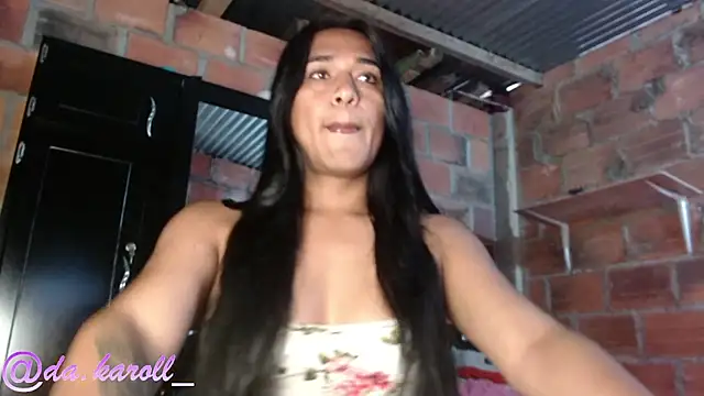 Snapshot of _Diviine_karoll_ chatting on 09/13/25, 06:18  Diviine karoll  online show from 09/13/25, 06:18
