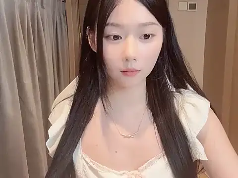 Snapshot of Makinghappymyself_ chatting on 10/25/25, 12:45 Makinghappymyself  online show from 10/25/25, 12:45