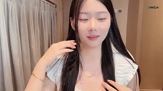 Snapshot of Makinghappymyself_ chatting on 10/26/25, 08:20 Makinghappymyself  online show from 10/26/25, 08:20