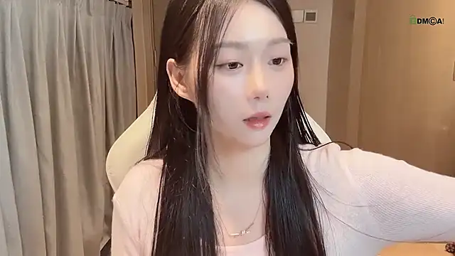 Snapshot of Makinghappymyself_ chatting on 10/27/25, 12:53 Makinghappymyself  online show from 10/27/25, 12:53