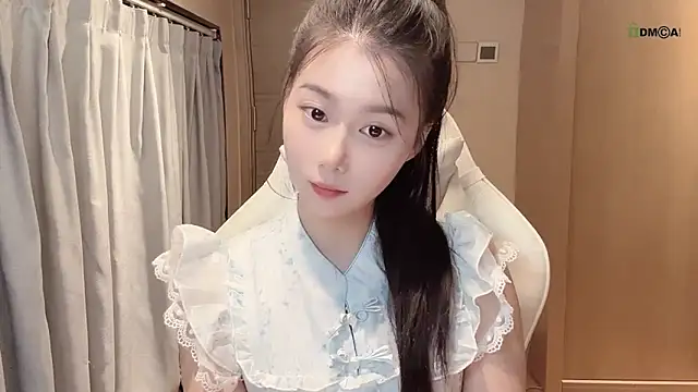 Snapshot of Makinghappymyself_ chatting on 10/30/25, 12:28 Makinghappymyself  online show from 10/30/25, 12:28